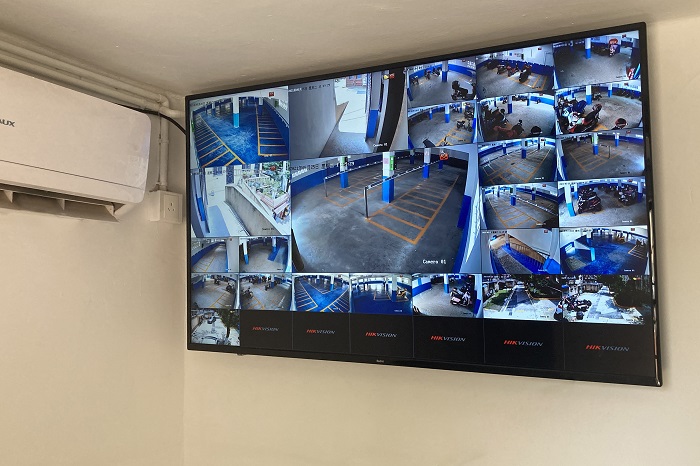 智慧车库监控室