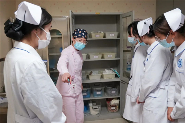 徐州医科大学护理学院学生赴和平妇产医院见习