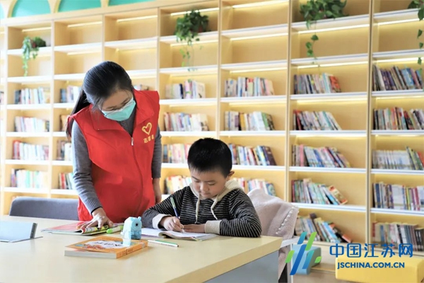 我为群众办实事|盐城亭湖区图书馆改造提升后投入试运营