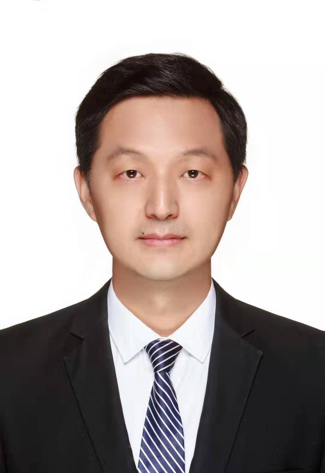 施辉.jpg